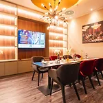 Ξενοδοχείο Plaza Premium 4*