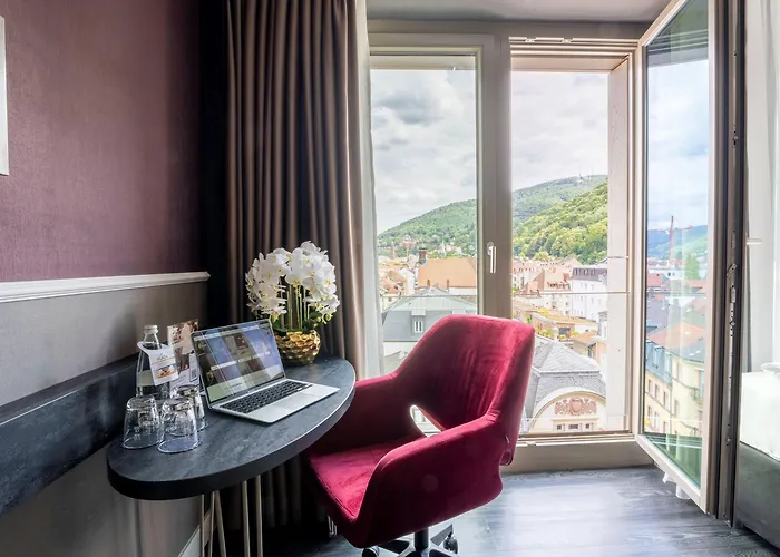 Plaza Premium Hotel 4*