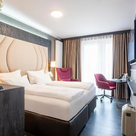Plaza Premium 4* Heidelberg