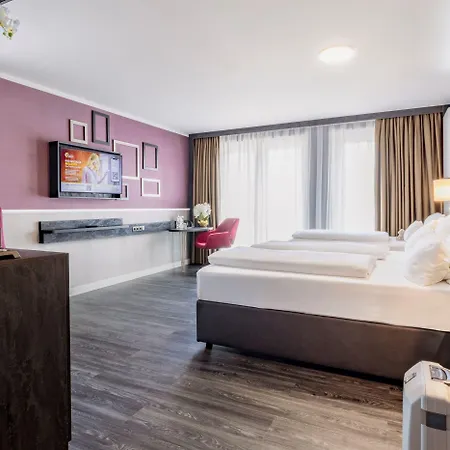 Plaza Premium 4* Heidelberg