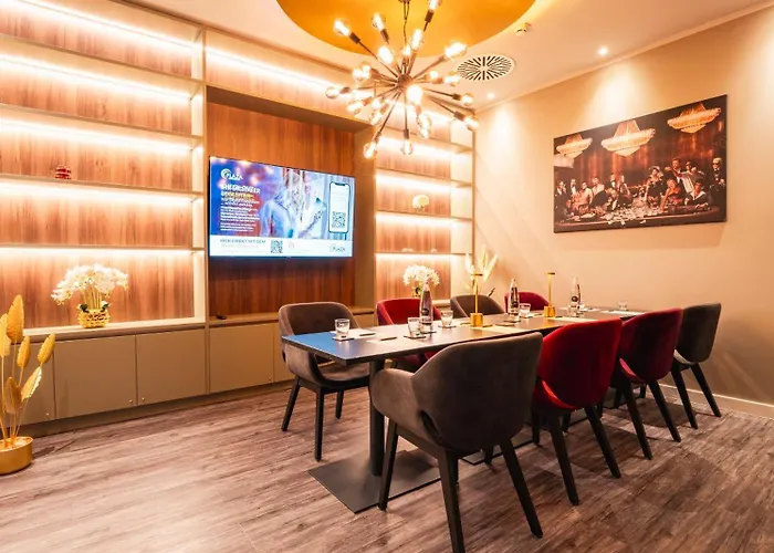 Hotel Plaza Premium 4*