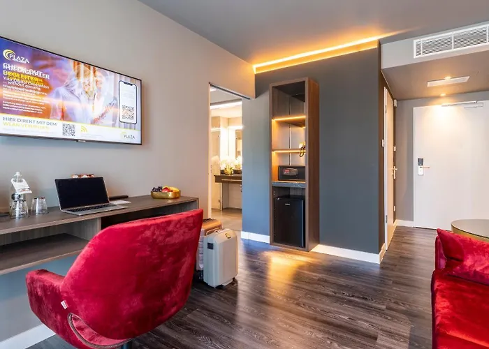 Plaza Premium 酒店 4*