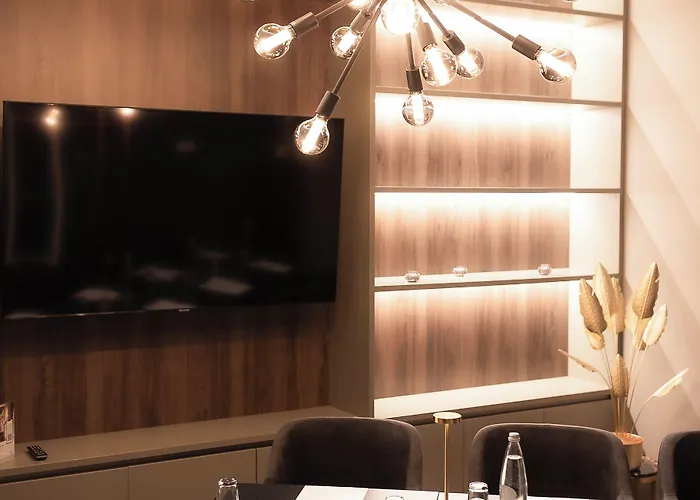 Hotel Plaza Premium 4*